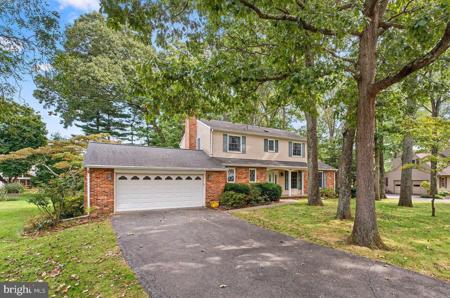 320 N PUTNEY WAY