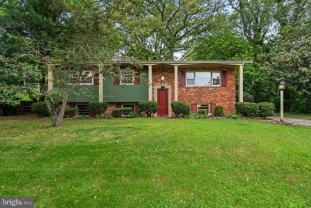 6 BOJAN COURT