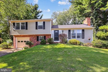 1124 OLD STONE LANE