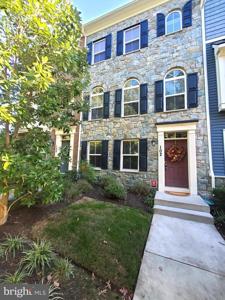 102 WATERLINE COURT