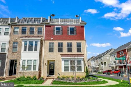 1585 SANDPIPER BAY LOOP