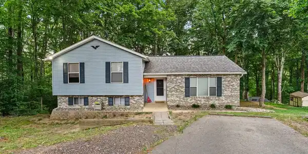 8566 STOCK DRIVE