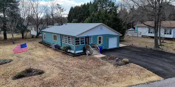 34166 MAPLE LEAF DRIVE