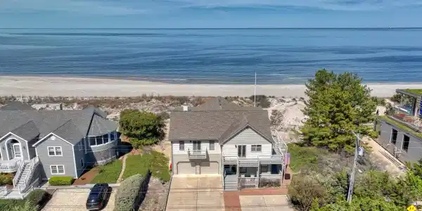 2004 BAY AVENUE