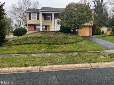 319 ROXBURY COURT