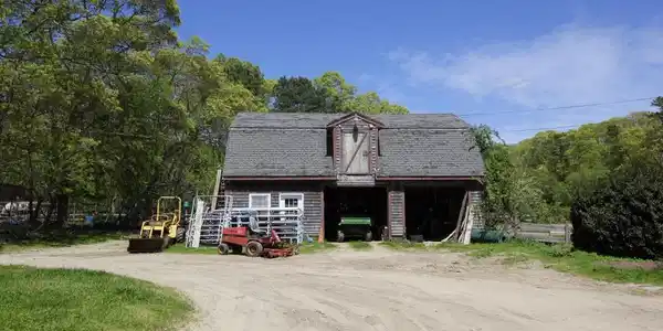 Image 4: Barn