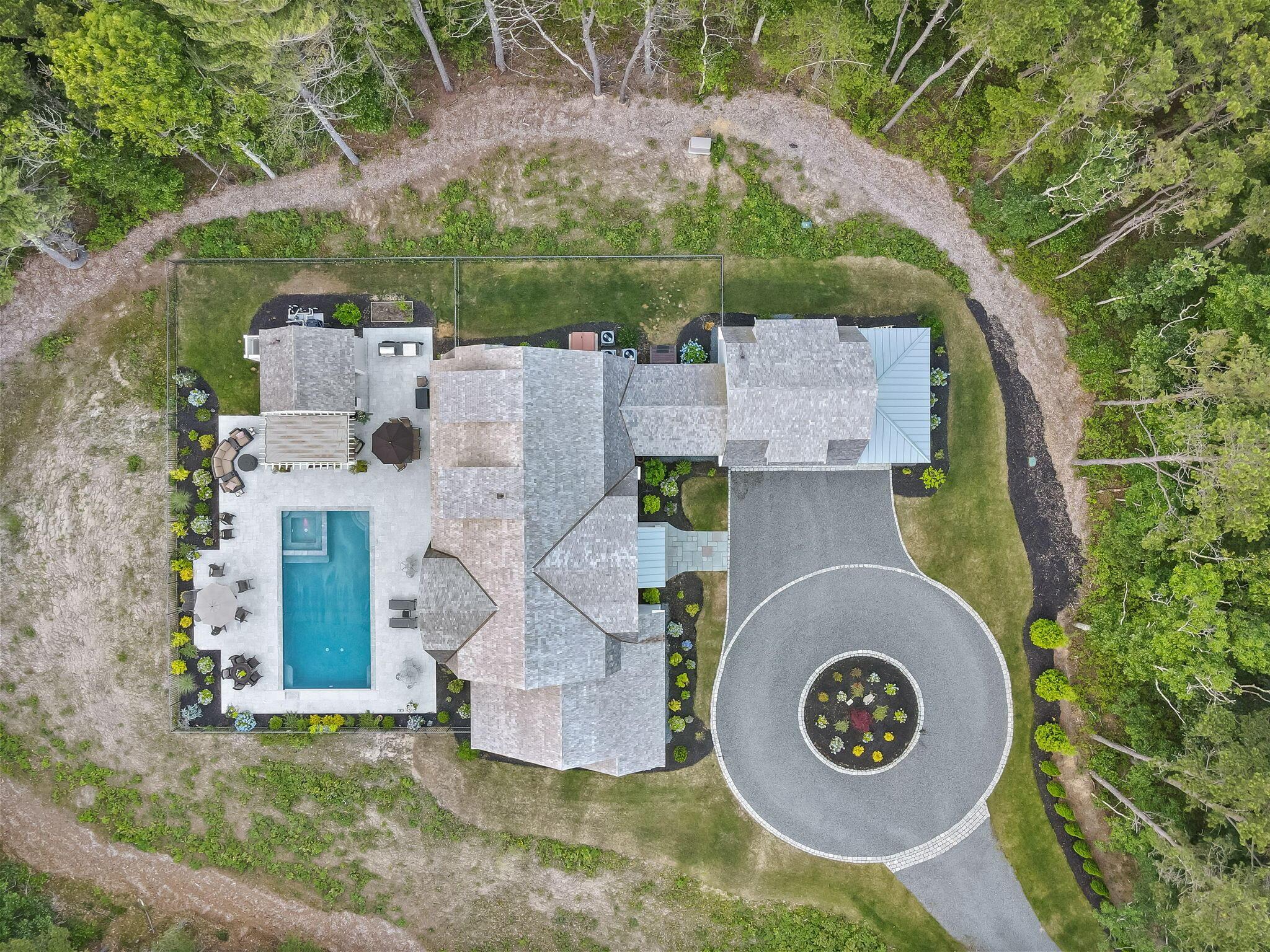 Image 3: Top View 1