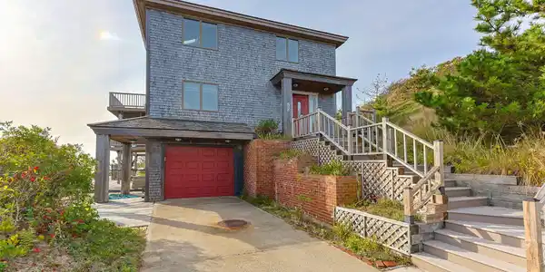 Image 3: 18-web-or-mls-52-corn-hill-rd