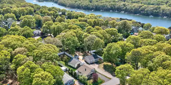 17 Suncrest Drive