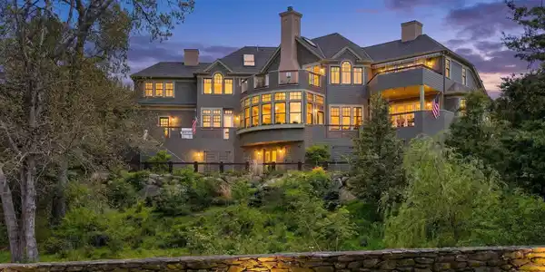 Image 3: Twilight Rear Exterior