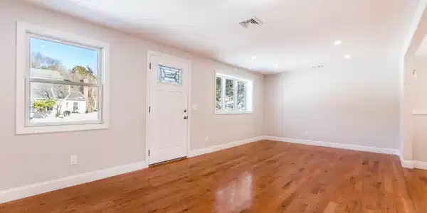 Image 4: Living room