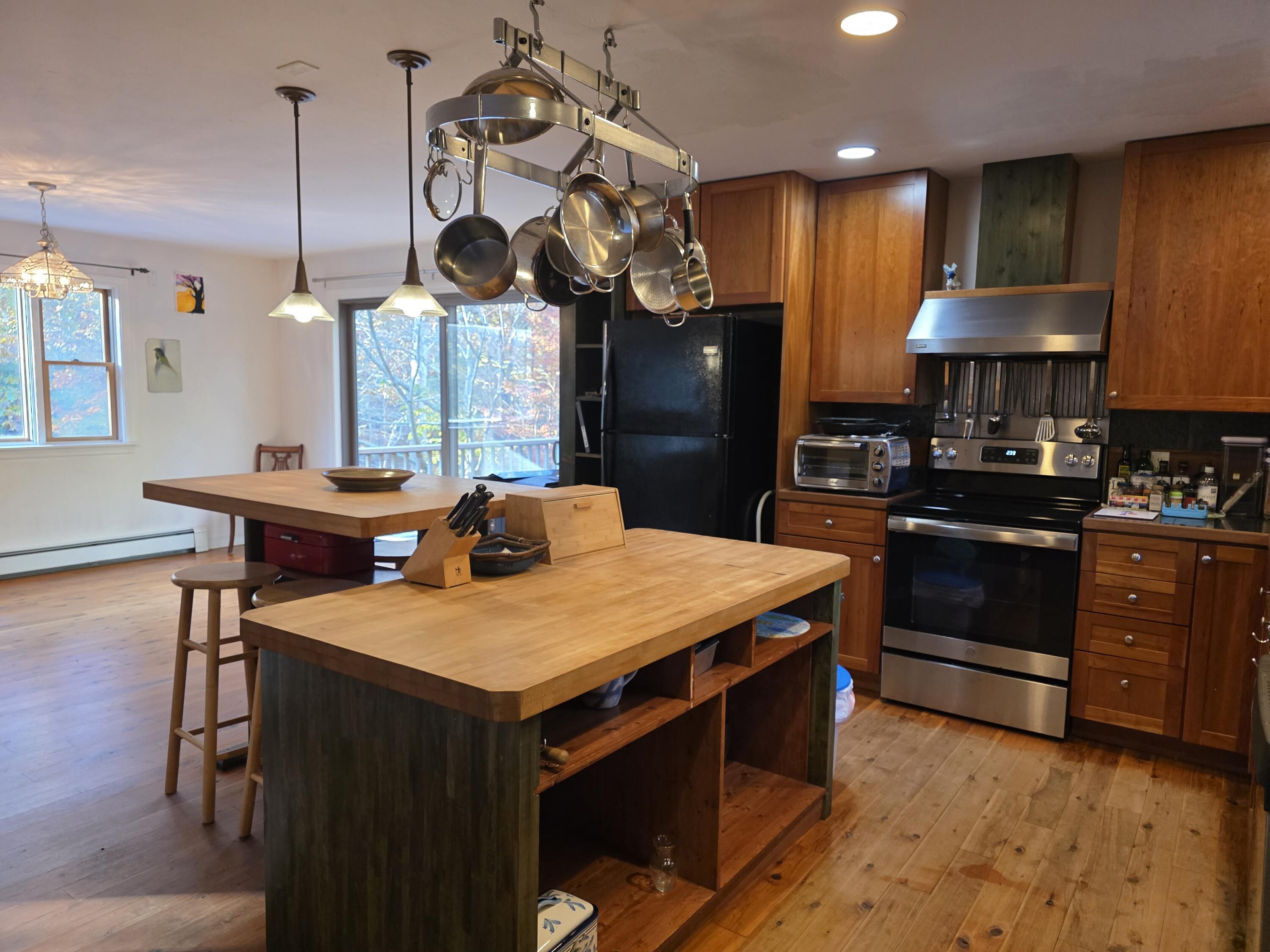 Image 3: Kitchen Photo for Real Estate Guide