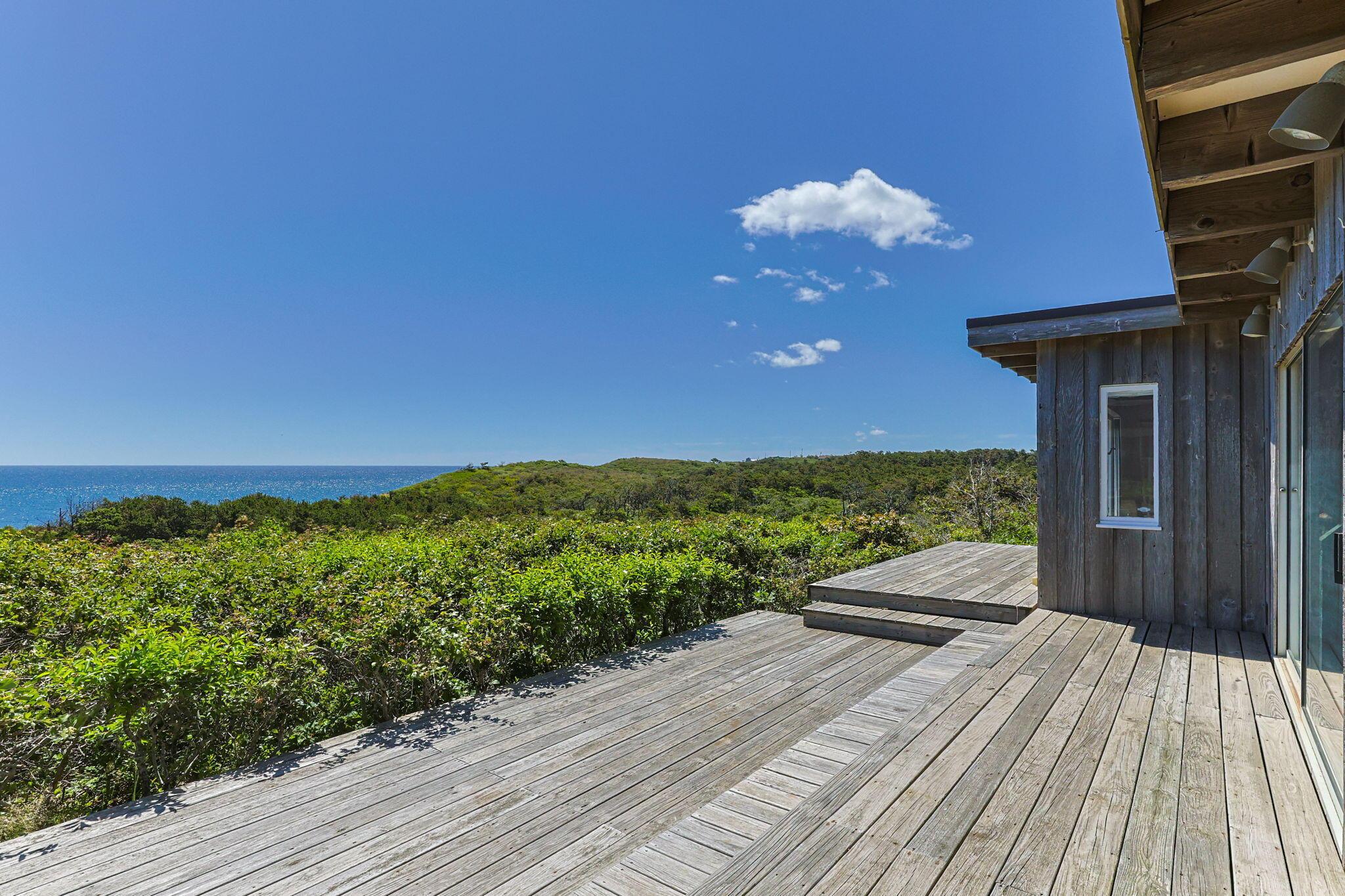 Image 4: 53-web-or-mls-1100-ocean-view-dr
