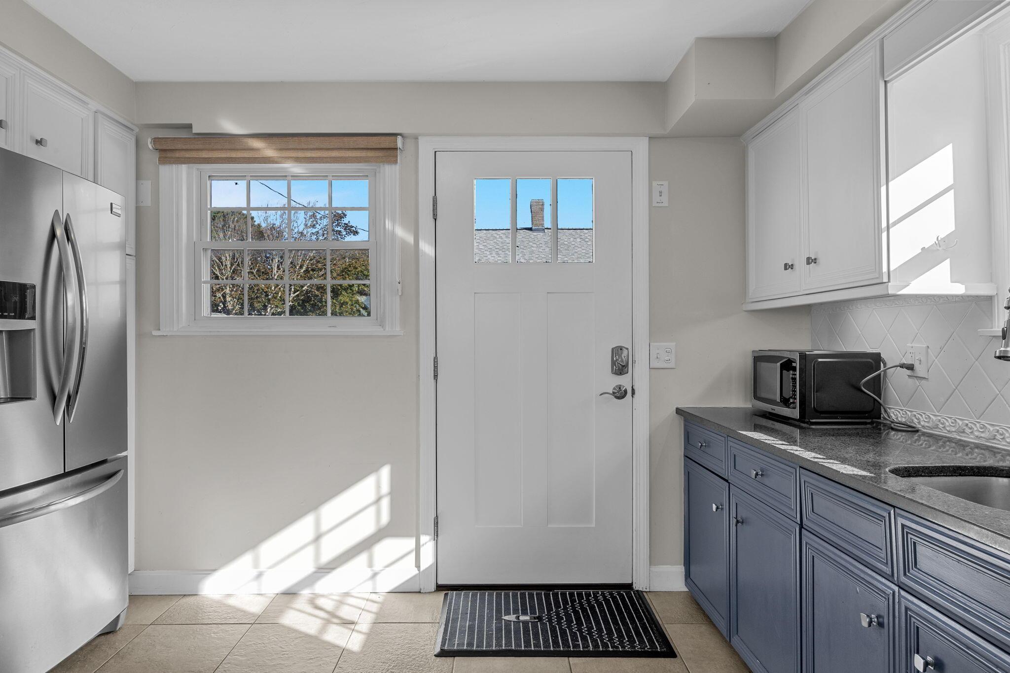 Image 4: 6-web-or-mls-11-atlantic-st - Copy - Cop