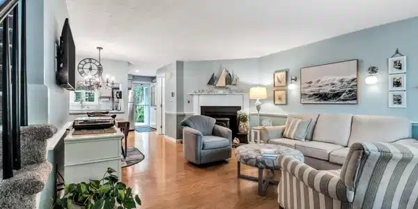 Image 3: Open Floor Plan