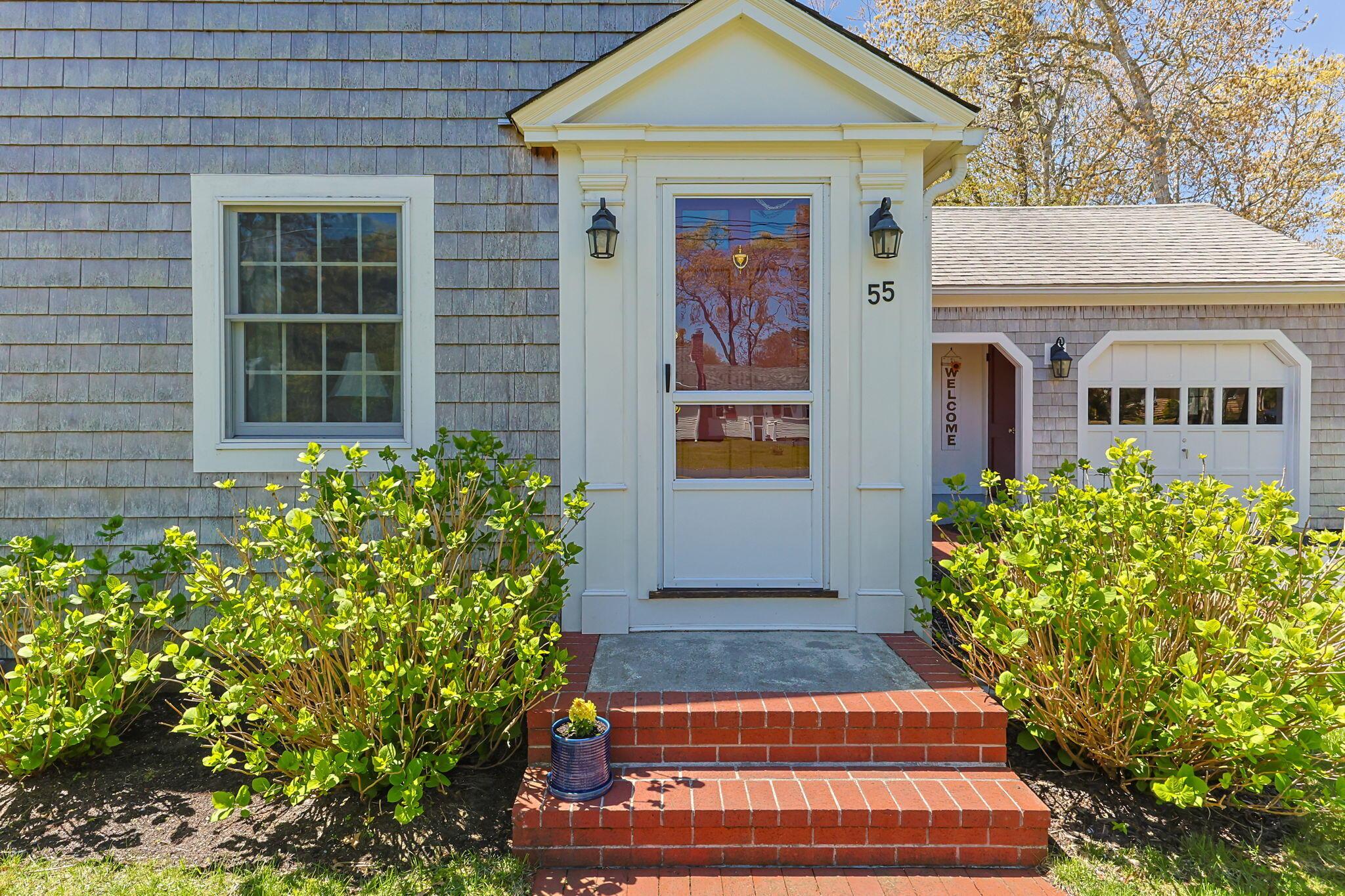 Image 3: 7-web-or-mls-55-scholl-ave