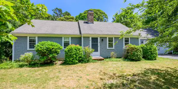 4 Baywood Drive