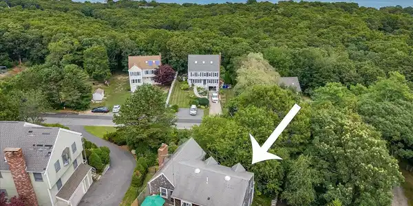 Image 2: 20 Brady Rd