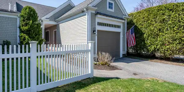 8 Hollyhock Knoll Court UNIT 8