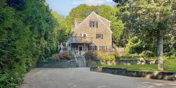 22 Old Lighthouse Road