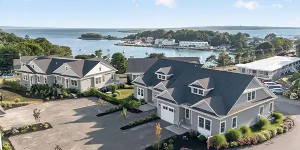 533 Woods Hole Road UNIT B102