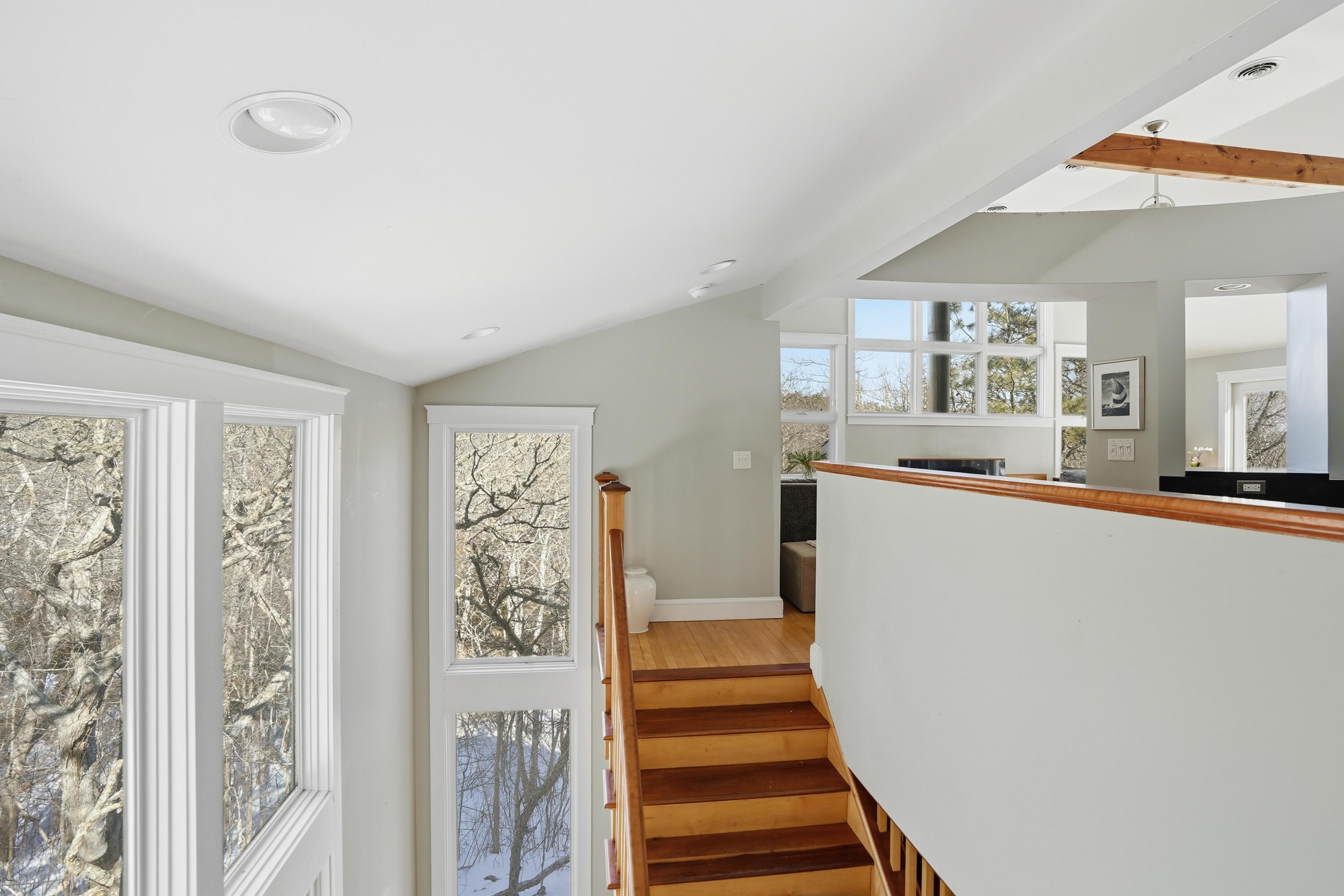 Image 3: To upper level