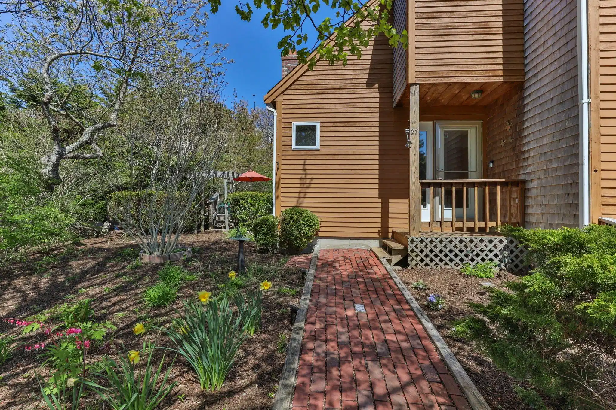 Image 1: 2-web-or-mls-27-blueberry-ave