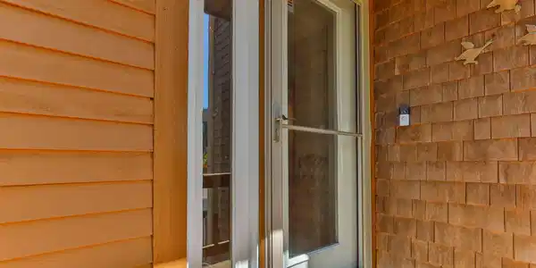 Image 3: 9-web-or-mls-27-blueberry-ave