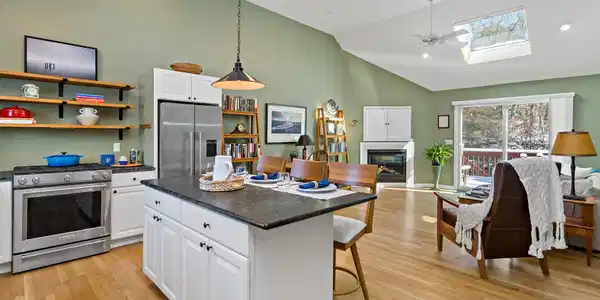 393 N Falmouth Highway Unit 8