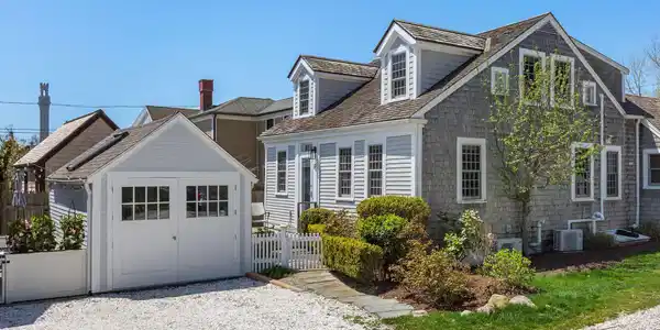 12 Youngs Court Unit 8A