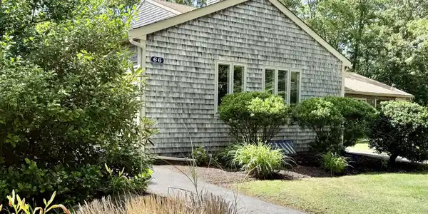 Image 4: Sunlit front of house