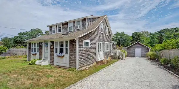 Image 2: 34 Pleasant Street 52