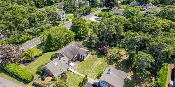 Image 3: 56-web-or-mls-124-pleasant-st