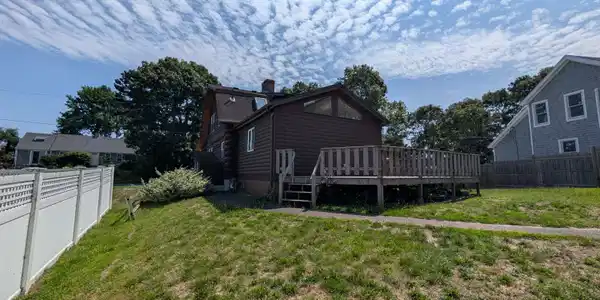 Image 4: Back-left