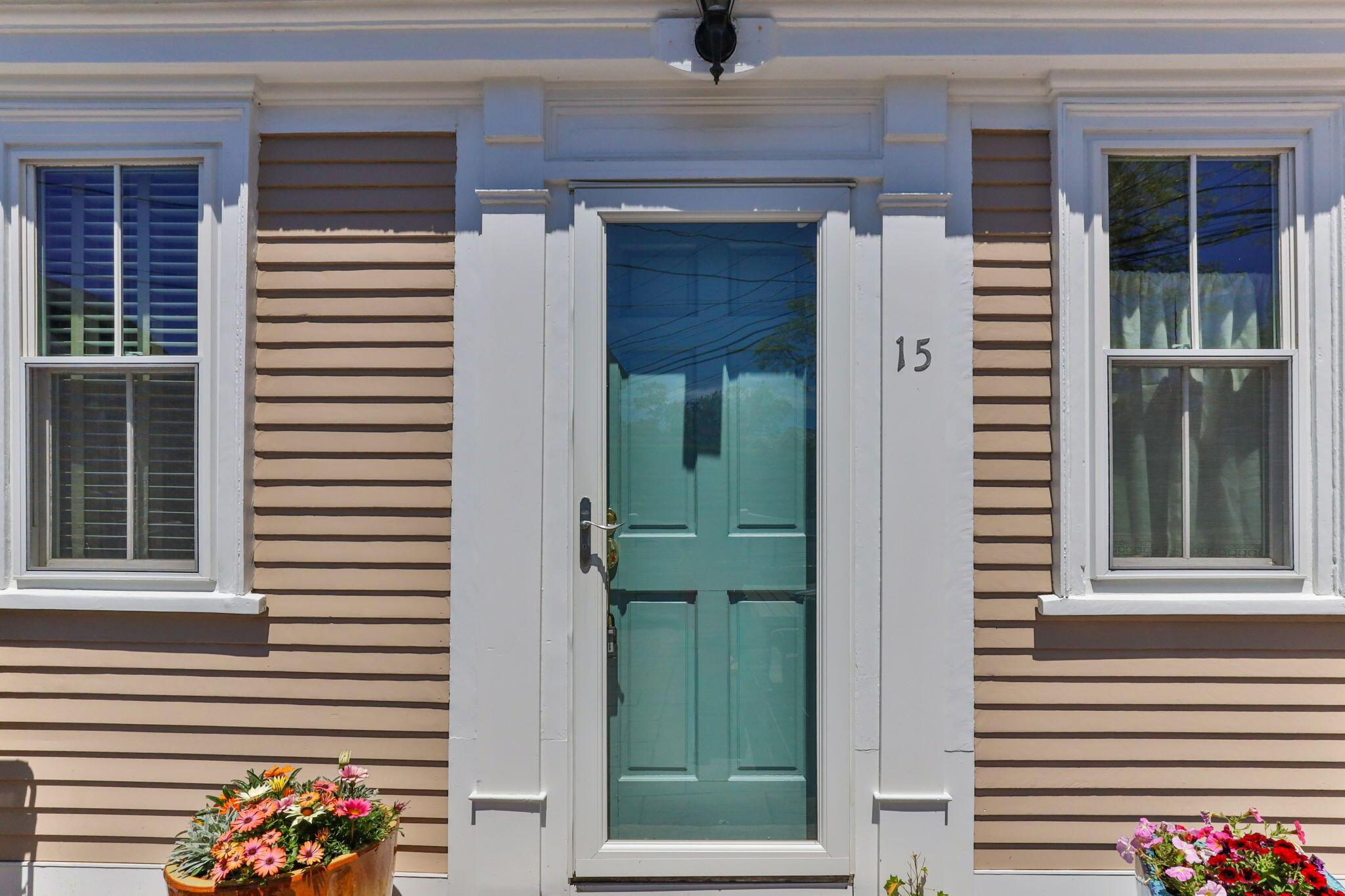 Image 2: 4-web-or-mls-15-carver-st-unit-1