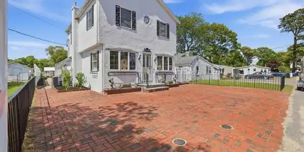 7 Swift Avenue