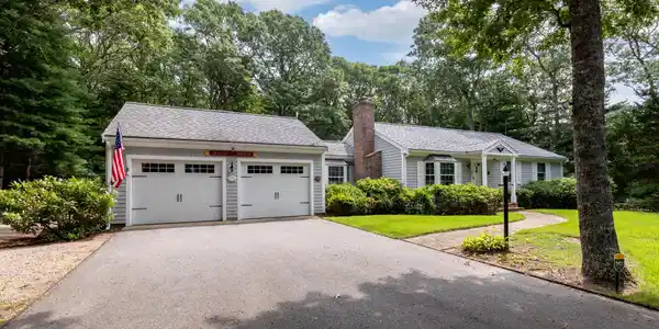 Image 3: 26 Quashnet Way