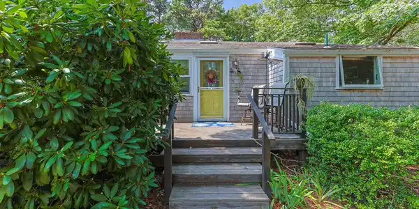 Image 4: front deck entry
