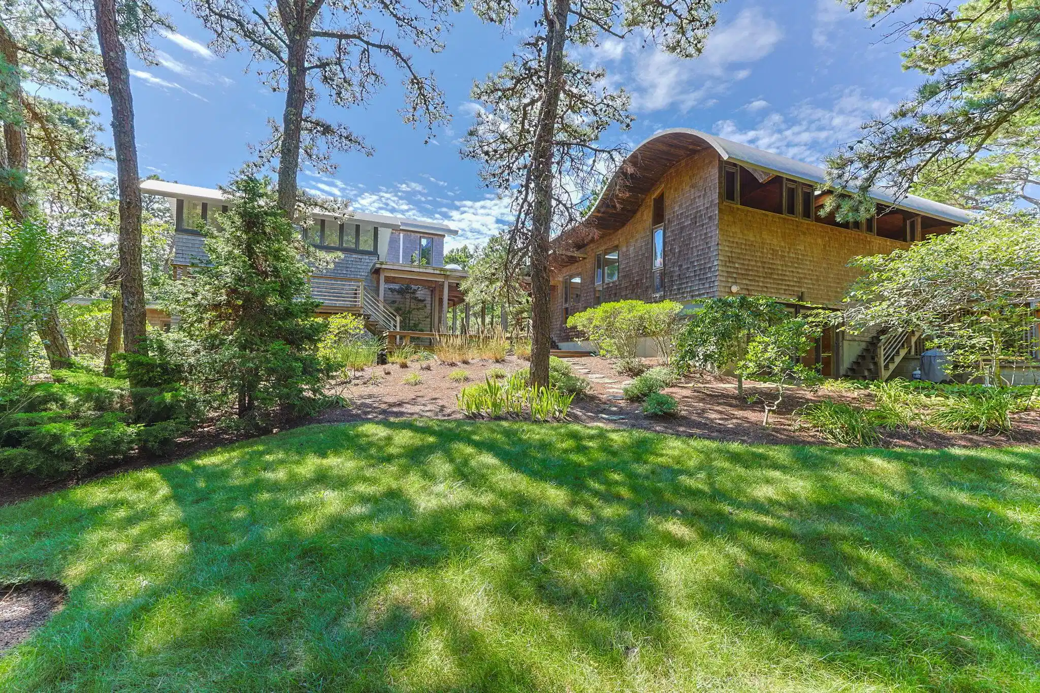 Image 1: 40-web-or-mls-195-king-phillip-rd