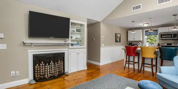 Image 3: 5-web-or-mls-216-orleans-rd-d