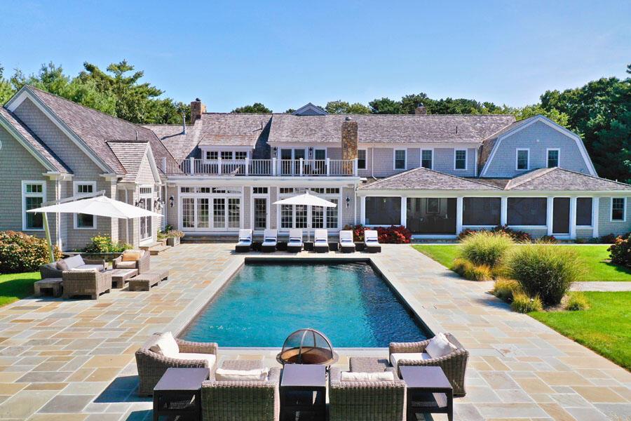 Image 4: Pool Area