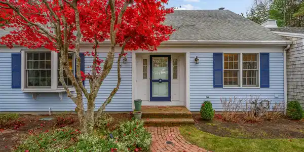 28 Lakeview Avenue