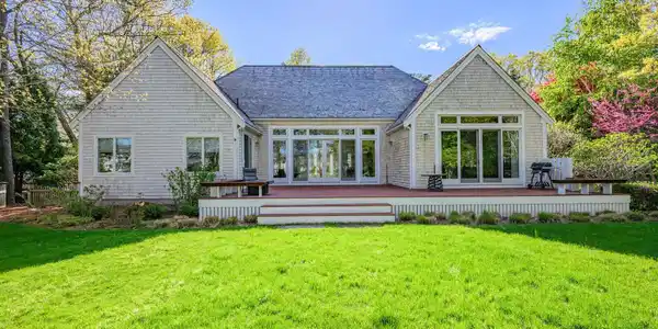 131 Dunrobin Road