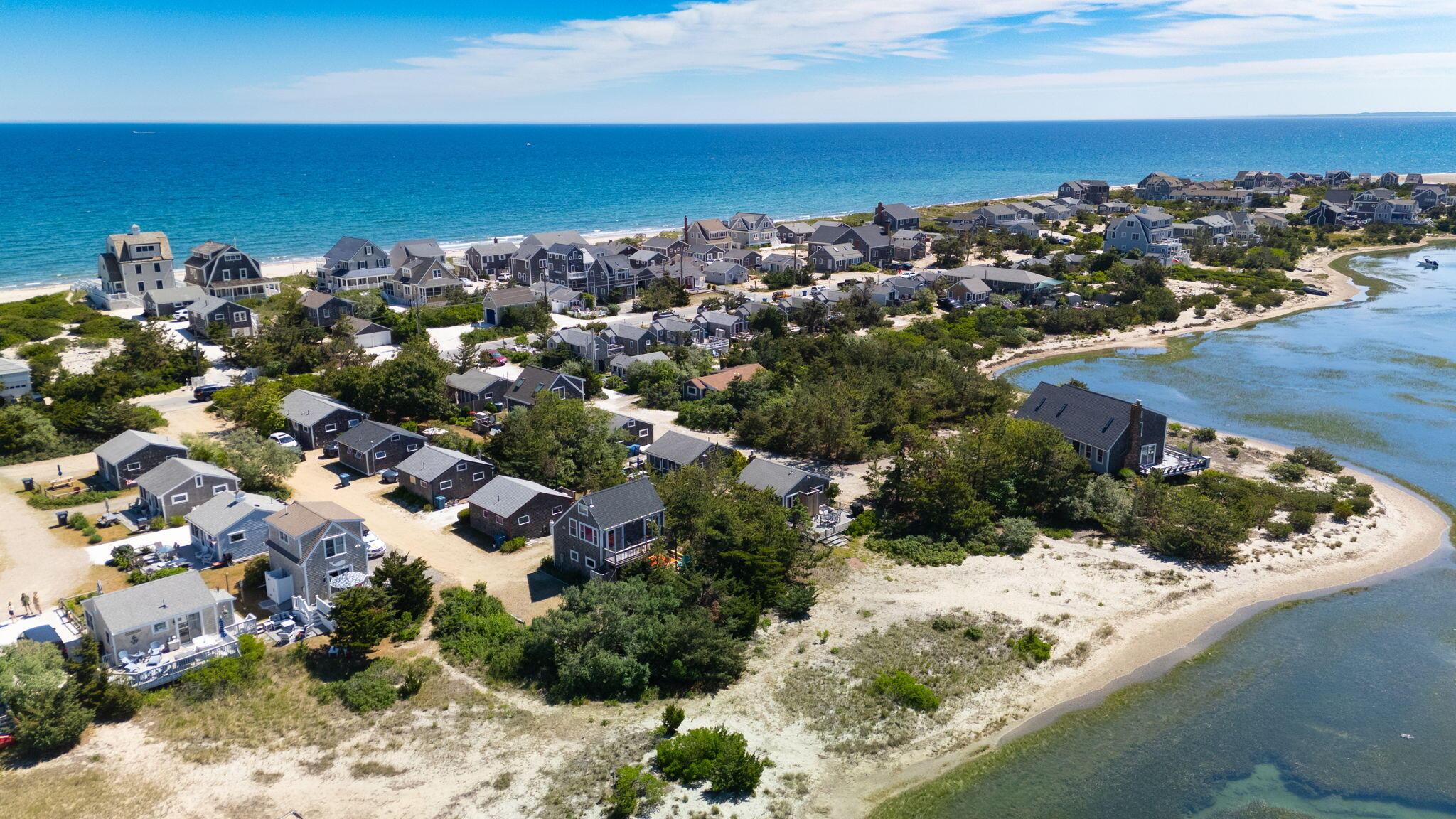 Image 2: 10-web-or-mls-174 N. Shore Blvd Final-11