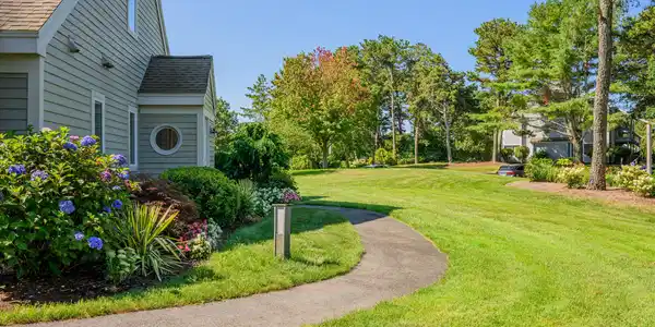 Image 3: Sidewalk to door