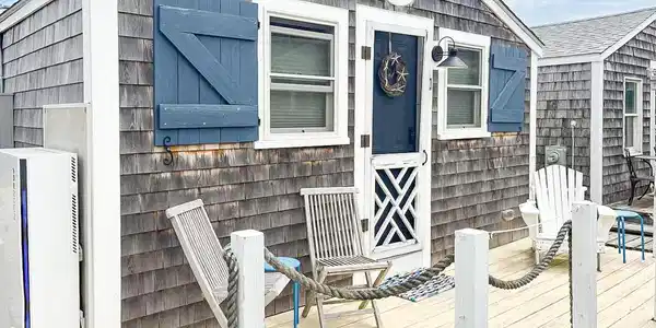 21 Dewey Avenue UNIT 4