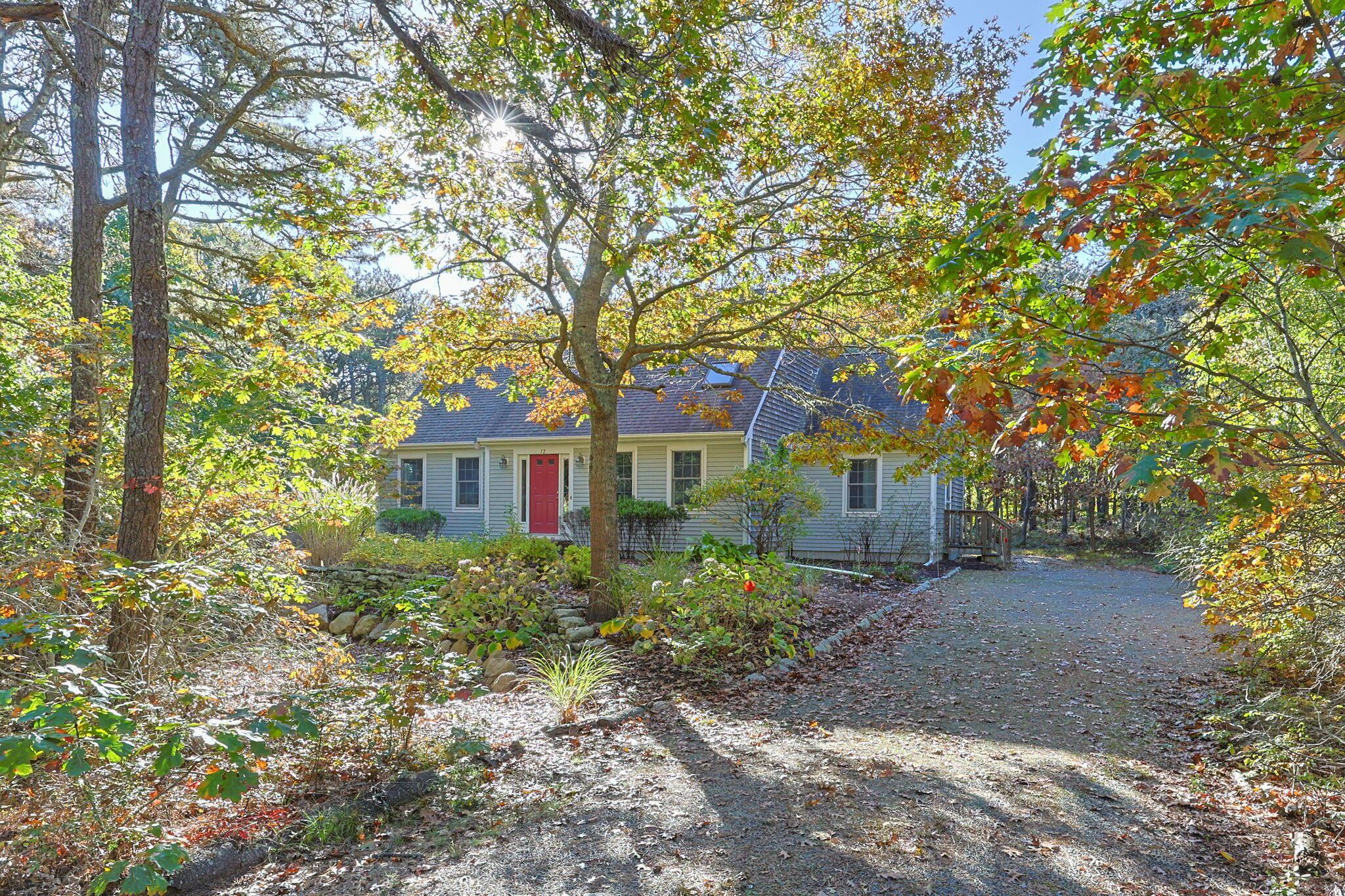 Image 3: 1-web-or-mls-12-parker-dr