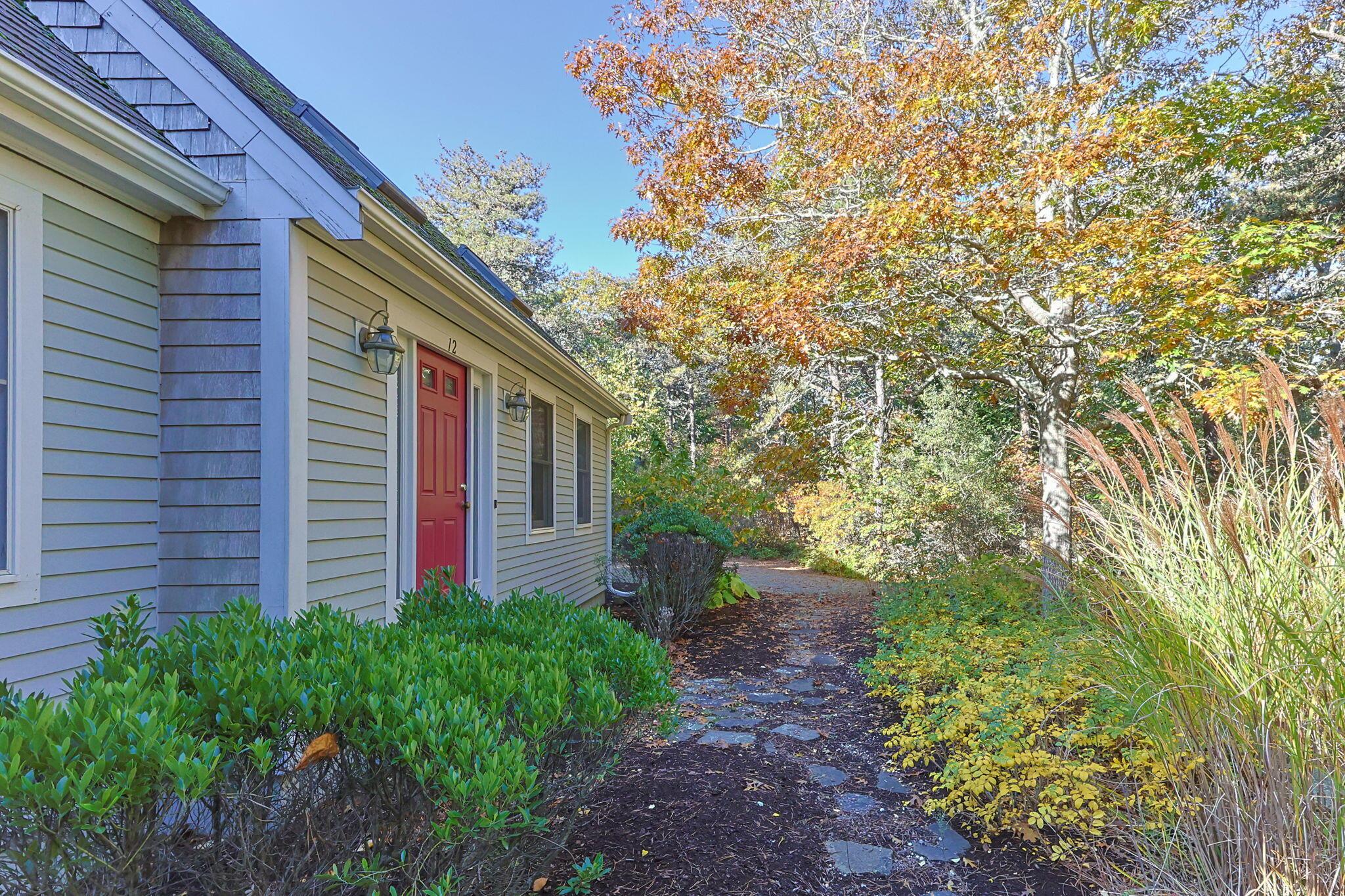 Image 4: 4-web-or-mls-12-parker-dr