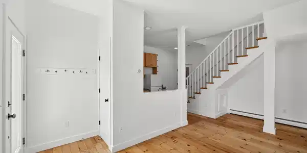 Image 4: 4