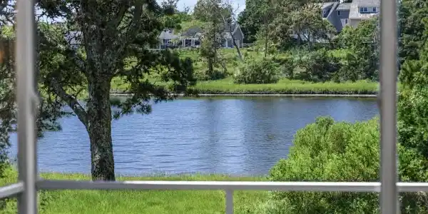 Image 4: High tide